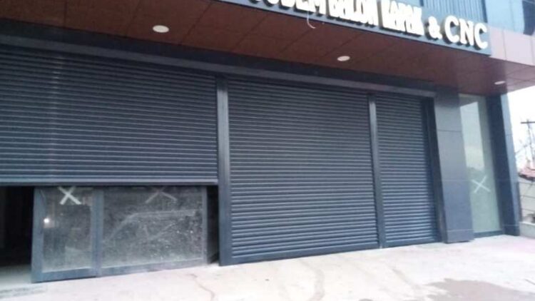 Yıldırım Kepenk tarafından Ankara’da montajı yapılan dayanıklı ve güvenilir otomatik kepenk sistemi.